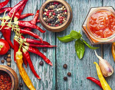 Des apéritifs basques hauts en couleur pour l'été avec Baïonade